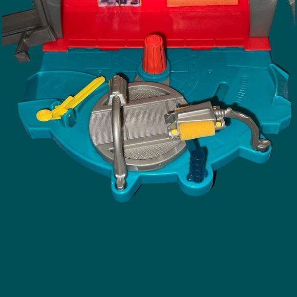 2012 Mattel Hot Wheels Car Wash Fold Up Playset - Picture 3 of 5